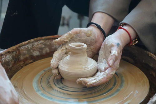 一捧熱土 一顆匠心 文登區(qū)美術(shù)教師“尚美講堂”第八期繪畫(huà)培訓(xùn)活動(dòng)圓滿(mǎn)舉行